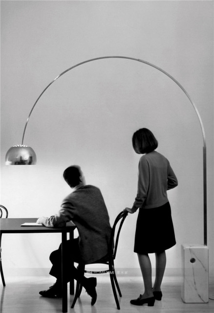 arco-floor-castiglioni-flos-F03000-product-life-02-571x835 拷贝.jpg