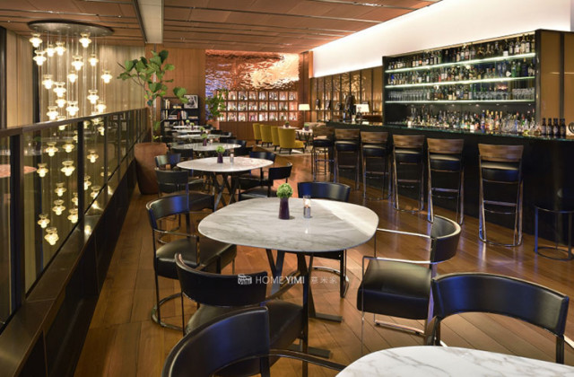 il_bar_evening_0.jpg