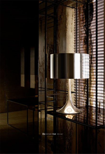 spun-light-table-2-wrong-flos-F66110-product-life-02-571x835 拷贝.jpg