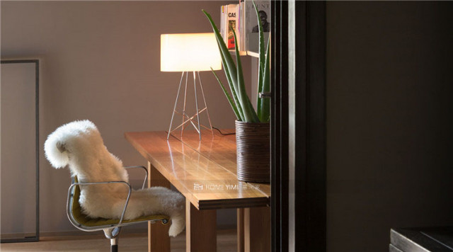 ray-table-dordoni-flos-F59110-product-life-01-1440X802 拷贝.jpg