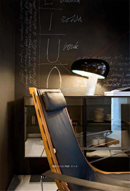 snoopy-table-a-pg-castiglioni-flos-F63800-product-life-02-571x835 拷贝.jpg