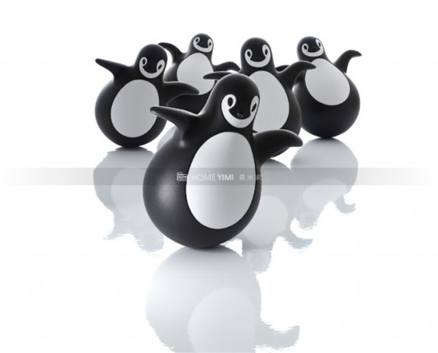 pinguyStill01.jpg