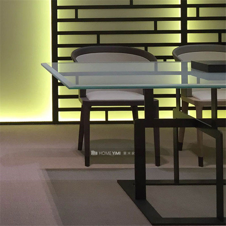 OLOS_glass-table_salone 拷贝.jpg