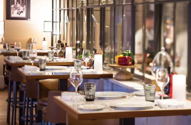 flexform_at_the_rivea_restaurant.jpg