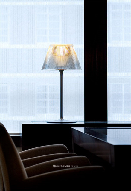 romeo-moon-table-starck-flos-F61070-product-life-02-571x835 拷贝.jpg