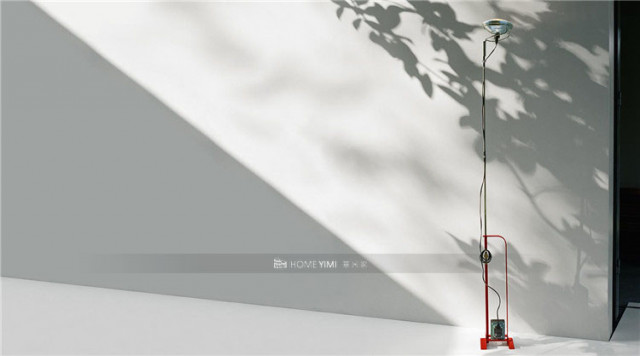 toio-floor-castiglioni-flos-F76000-01-1440x802_p1-1 拷贝.jpg