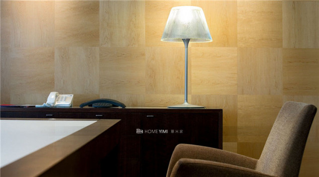 romeo-moon-table-starck-flos-F61070-product-life-01-1440x802 拷贝.jpg