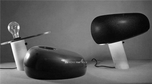 snoopy-limited-edition-table-a-pg-castiglioni-flos-F6381030-product-life-01-1440x802 拷贝.jpg