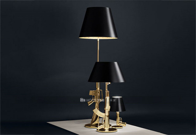 guns-lounge-gun-floor-starck-flos-F29550-product-life-03-720x498 拷贝.jpg