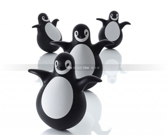 pinguyStill02.jpg