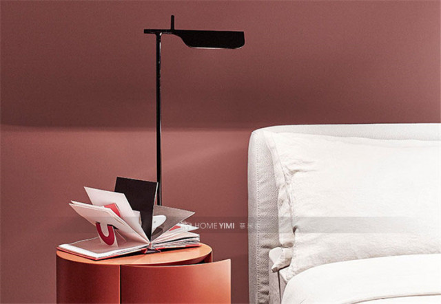 tab-floor-barber-osgerby-flos-F65610-product-life-03-720x498 拷贝.jpg