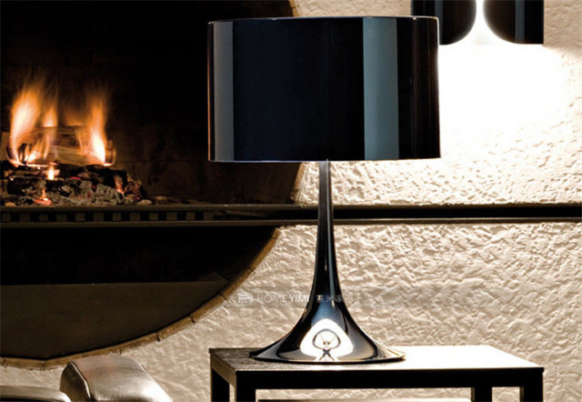 spun-light-table-2-wrong-flos-F66110-product-life-03-720x498 拷贝.jpg